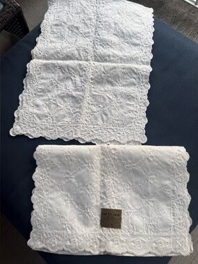 🆕BNWT Vintage Table Runners🆕